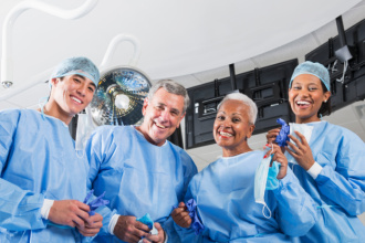 Dr. Haeckel Cabral explica como alinhar expectativas realistas no lifting de coxas.